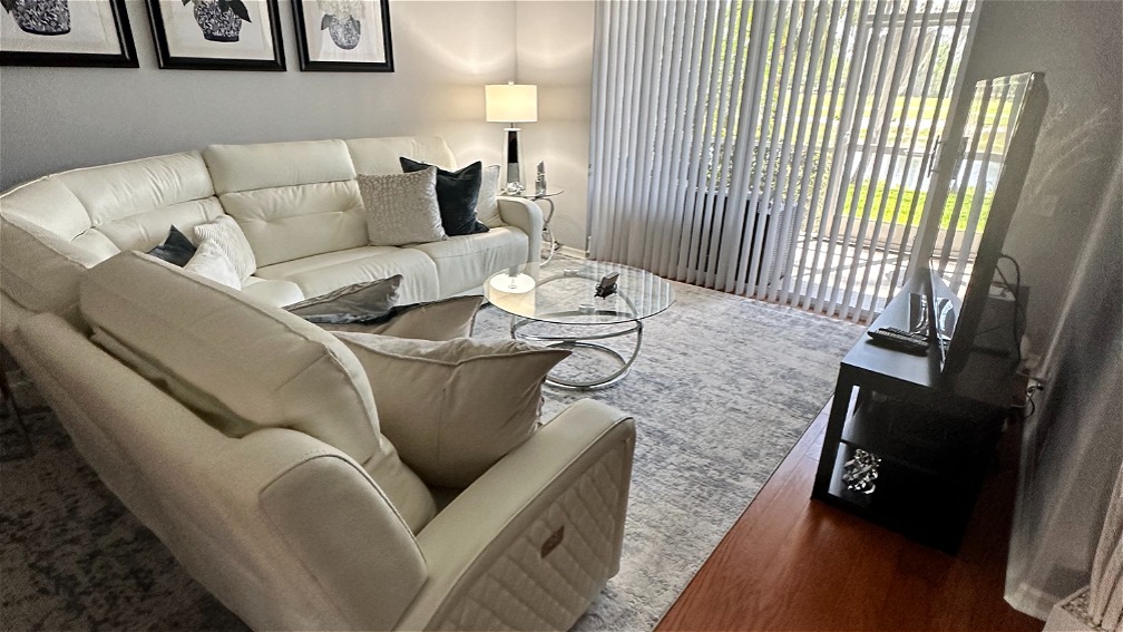 Listing# 100 Property Photo